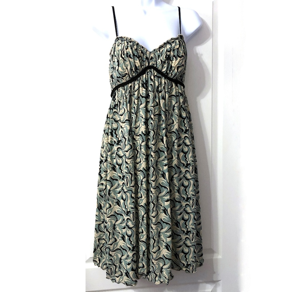 Max Studio Dress Size Small tie back, pattern blue